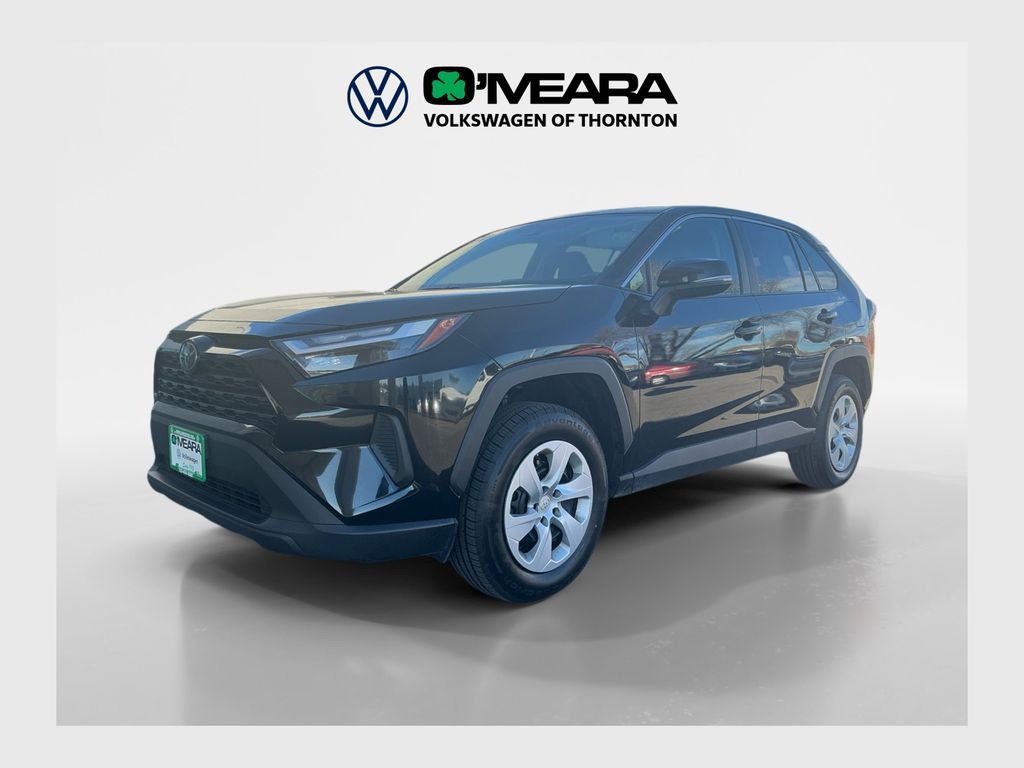 2024 Toyota RAV4 LE's photo
