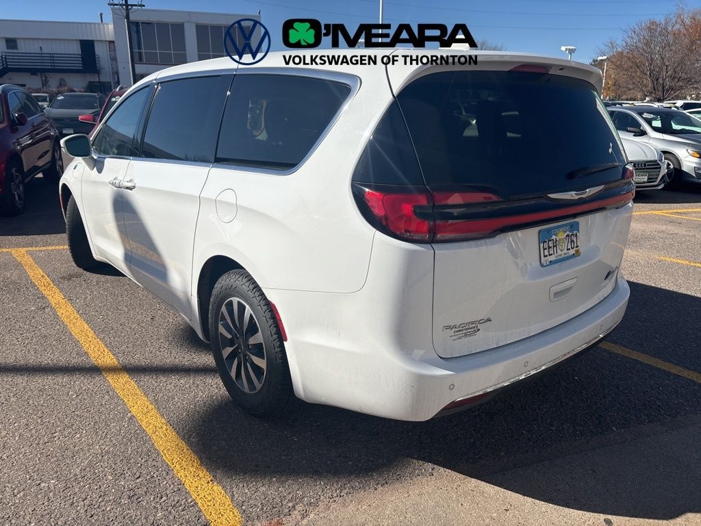 Used 2022 Chrysler Pacifica Hybrid Touring L Minivan/Van