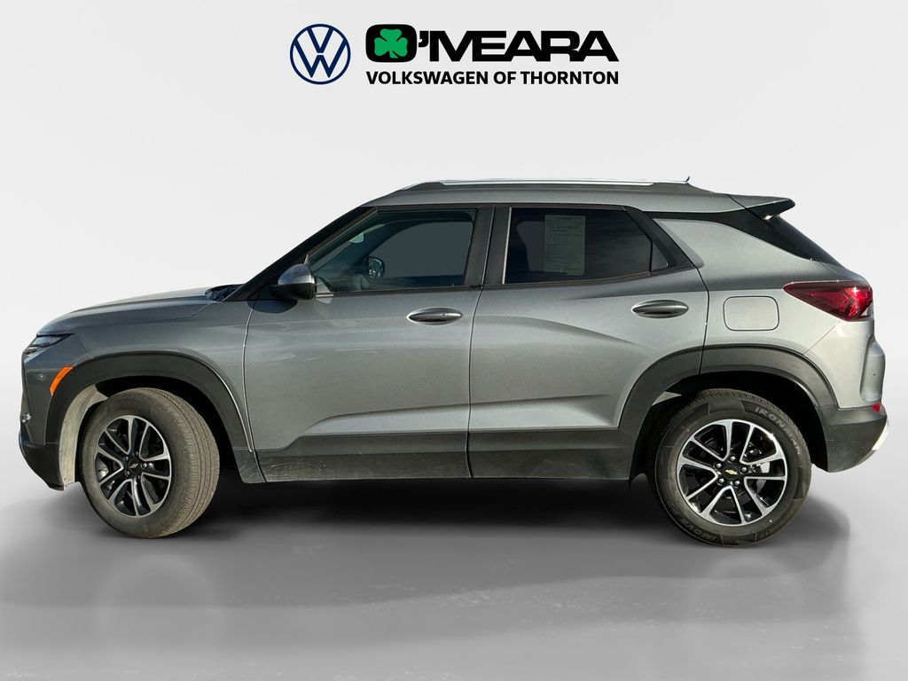 2025 Chevrolet Trailblazer LT photo 2