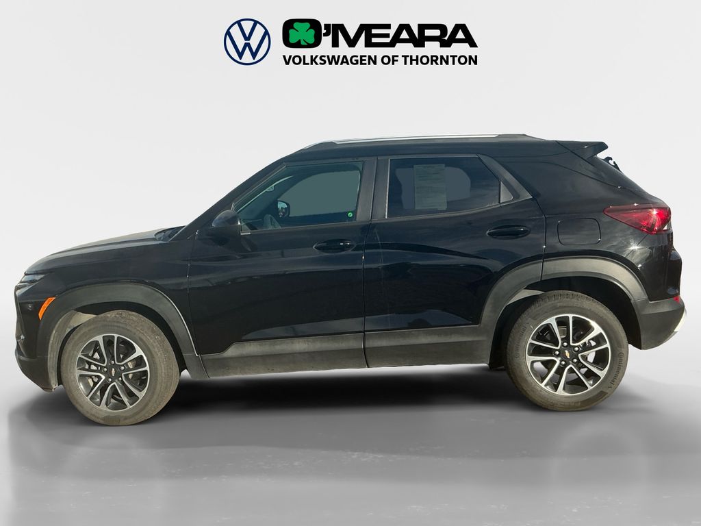 2025 Chevrolet Trailblazer LT photo 2