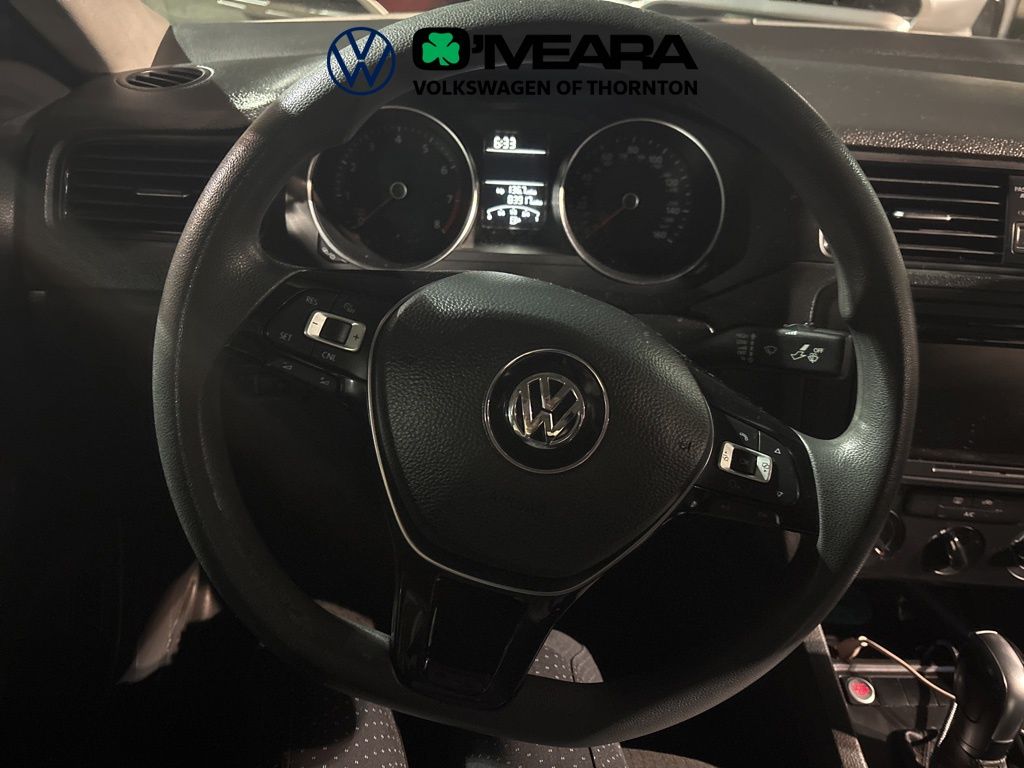 2015 Volkswagen Jetta 2.0 S photo 3