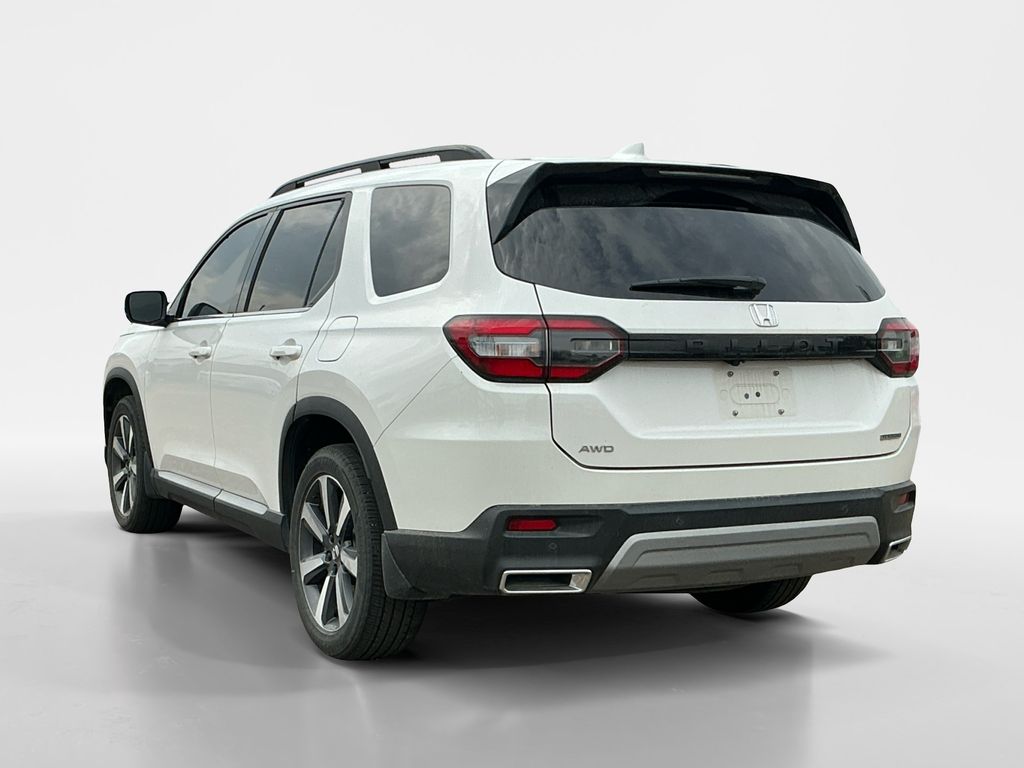 2024 Honda Pilot Touring photo 2