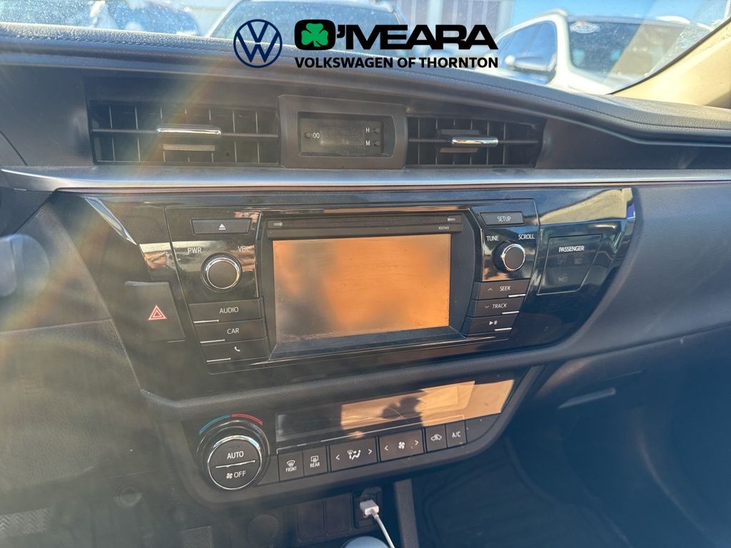 2015 Toyota Corolla L photo 3