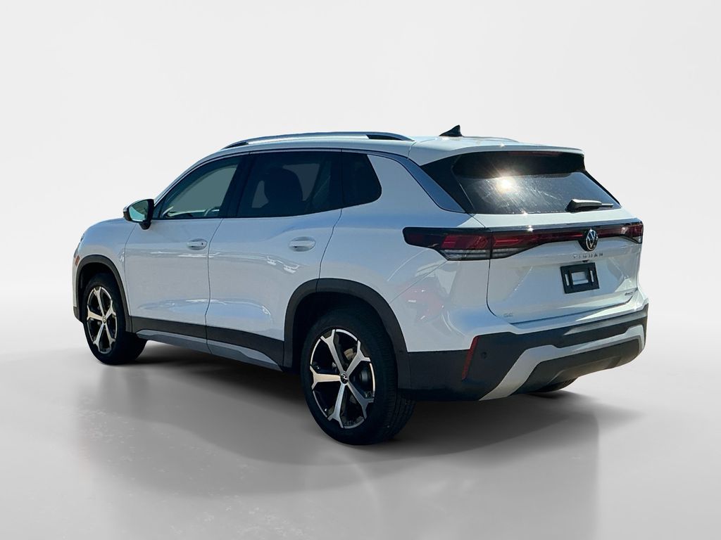2025 Volkswagen Tiguan SE photo 2