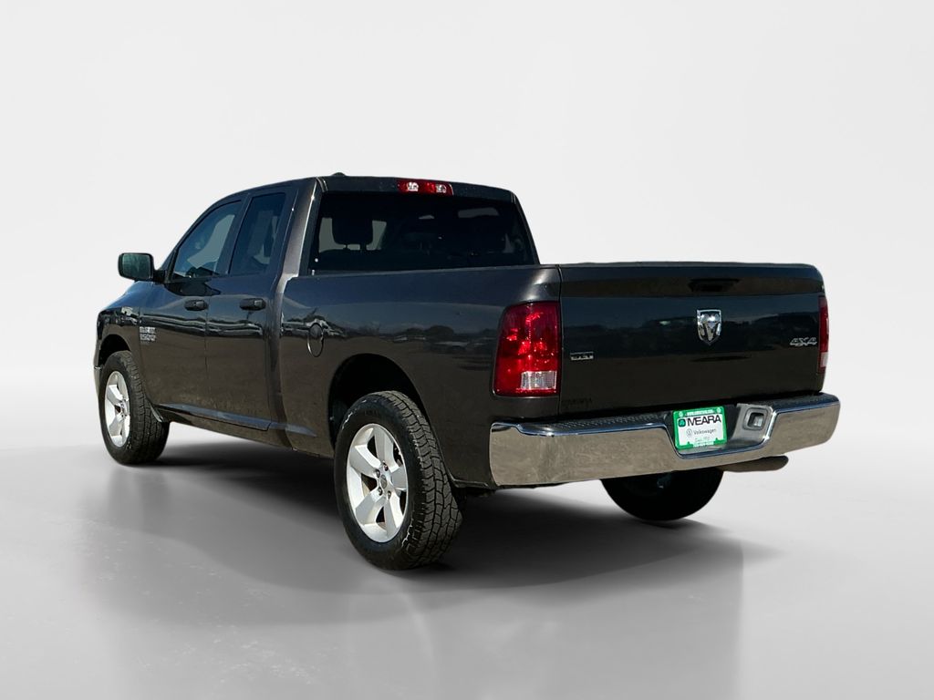 2024 Ram 1500 Classic SLT photo 3