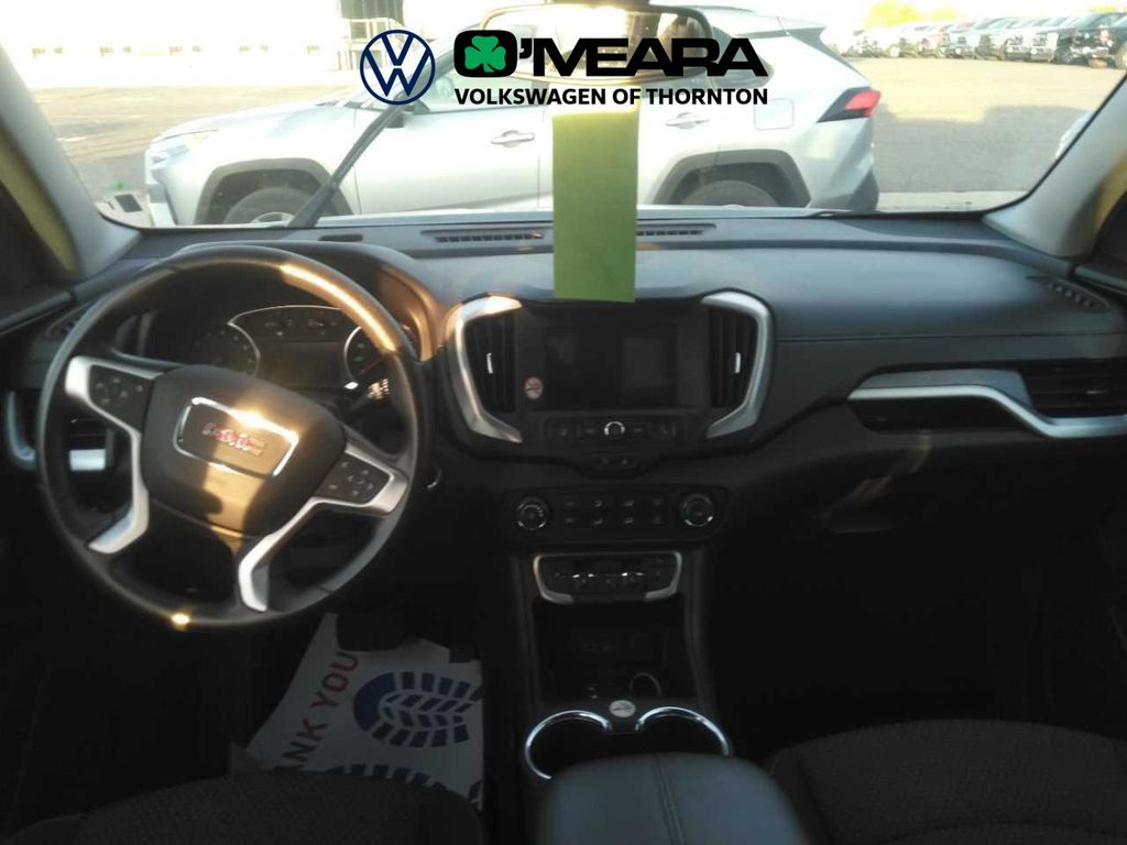 2024 Gmc Terrain SLE photo 3