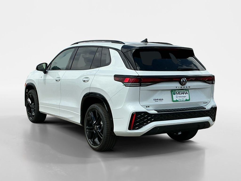 2025 Volkswagen Tiguan SE R-Line Black photo 3