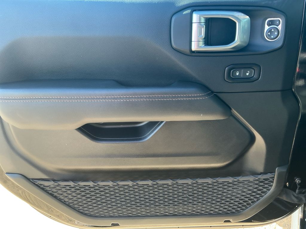 2023 Jeep Wrangler 4-Door Rubicon 392 - Photo 23