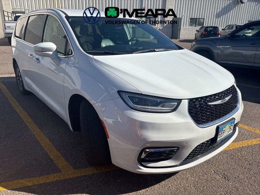 Used 2022 Chrysler Pacifica Hybrid Touring L Minivan/Van