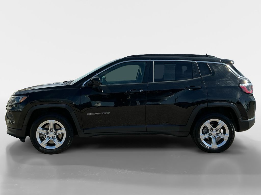 2024 Jeep Compass Latitude photo 2