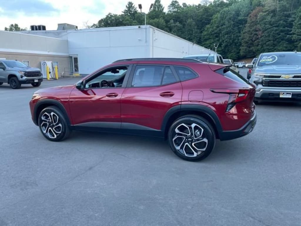 Used 2024 Chevrolet Trax 2RS SUV