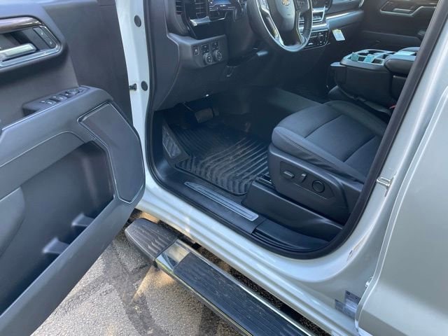 2025 Chevrolet Silverado 1500 LT - Photo 19