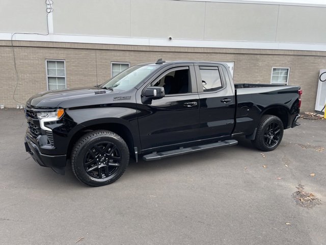 2023 Chevrolet Silverado 1500 RST photo 2