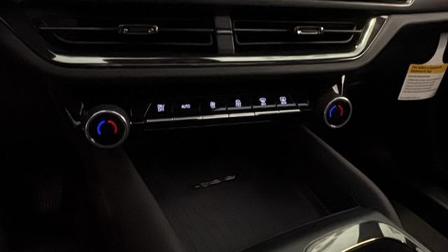 2025 Chevrolet Equinox EV RS - Photo 16