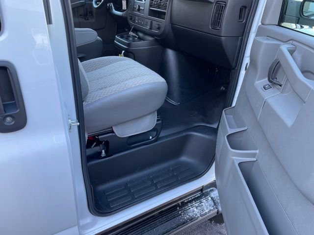 2025 Chevrolet Express Cargo Work Van - Photo 32