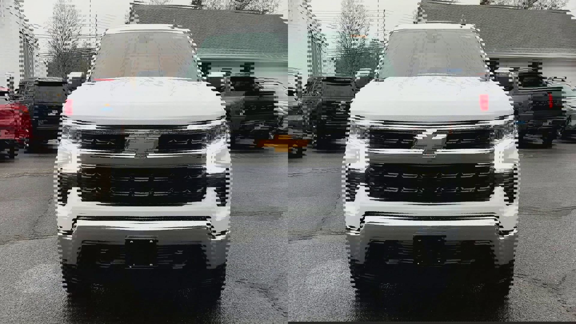 2025 Chevrolet Silverado 1500 LT photo 3