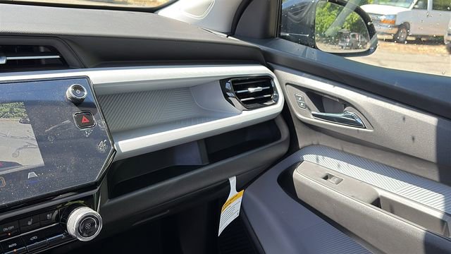 2027 Chevrolet Bolt RS - Photo 19