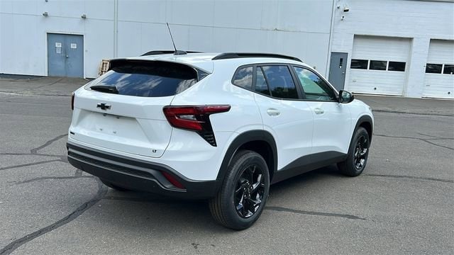 2026 Chevrolet Trax LT - Photo 4