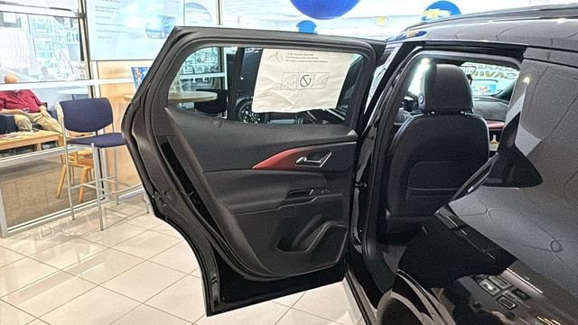 2025 Chevrolet Equinox EV RS - Photo 20