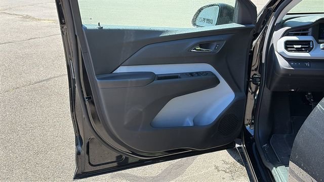 2027 Chevrolet Bolt RS - Photo 8
