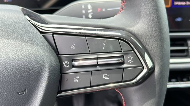 2025 Chevrolet Equinox EV RS - Photo 14