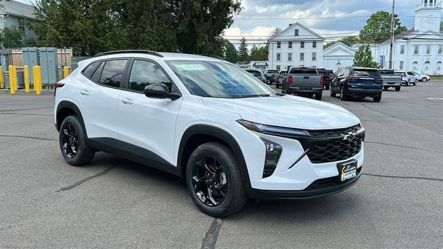 2026 Chevrolet Trax LT - Photo 2