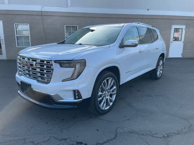 2026 GMC Acadia Denali AWD's photo