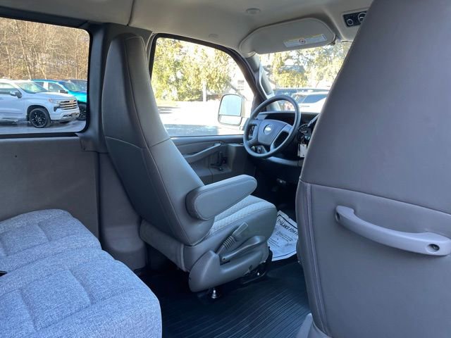 2025 Chevrolet Express Cargo Work Van - Photo 29
