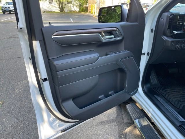 2025 Chevrolet Silverado 1500 LT - Photo 18