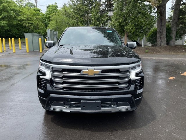 2024 Chevrolet Silverado 1500 High Country photo 2