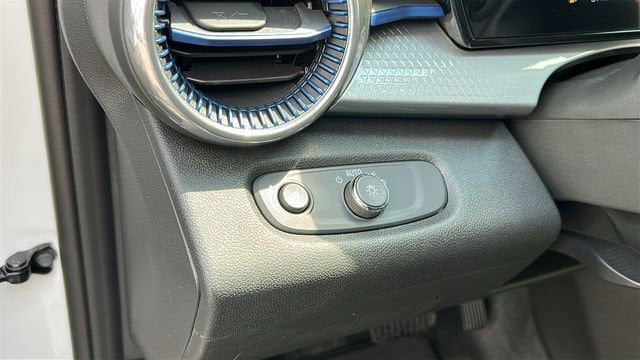 2026 Chevrolet Trax LT - Photo 25