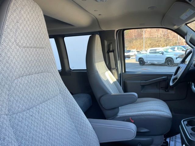 2025 Chevrolet Express Cargo Work Van - Photo 34
