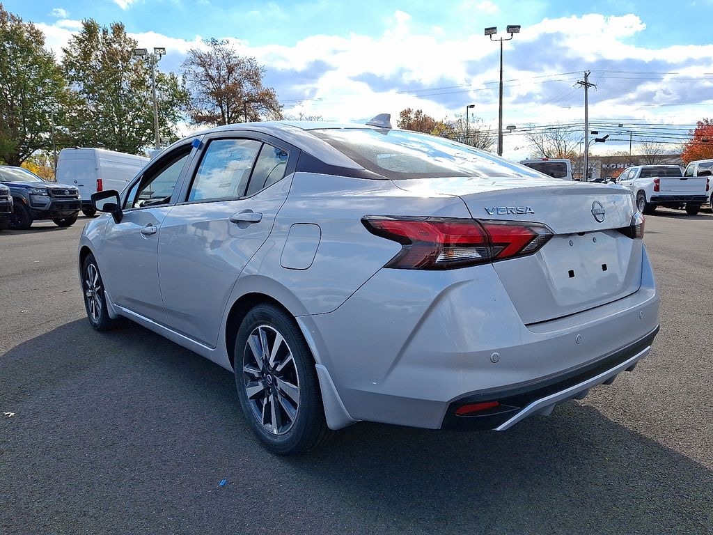 New 2025 Nissan Versa 1.6 SV Sedan
