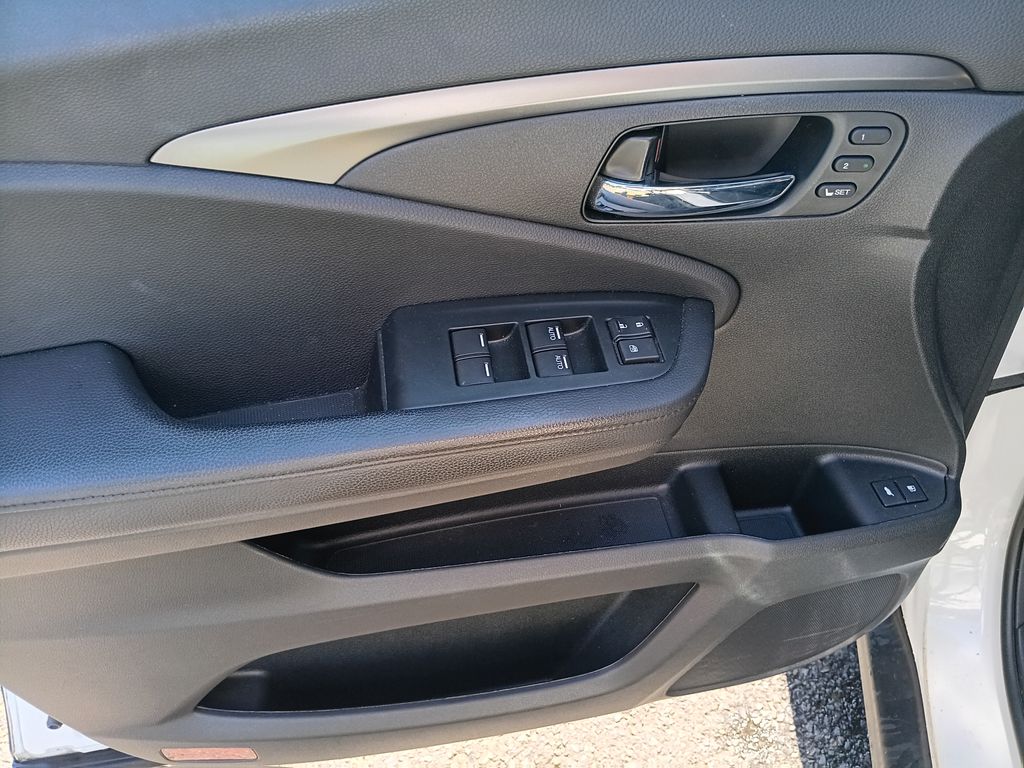 2022 Honda Pilot Special Edition photo 3