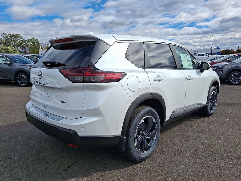2026 Nissan Rogue SV photo 4