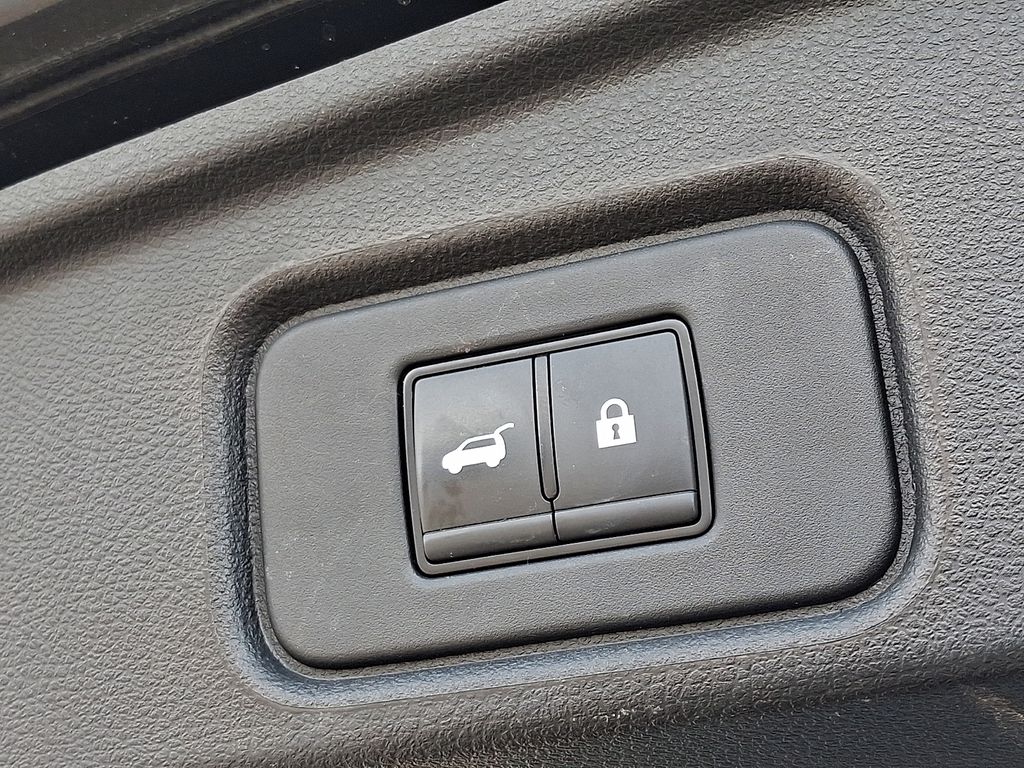 2023 Nissan Pathfinder SV - Photo 30
