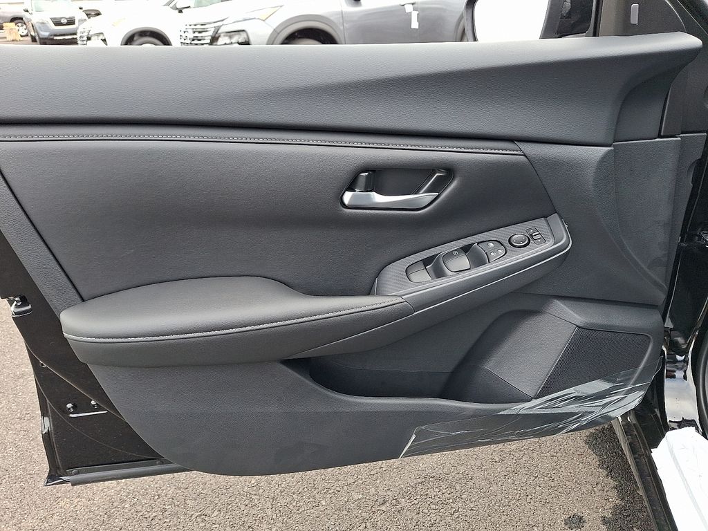 2025 Nissan Sentra SV - Photo 9