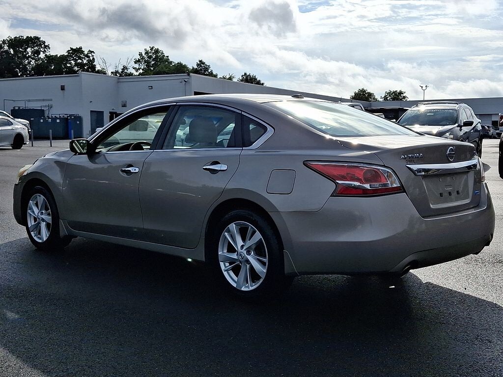 Used 2014 Nissan Altima 2.5 SV Sedan