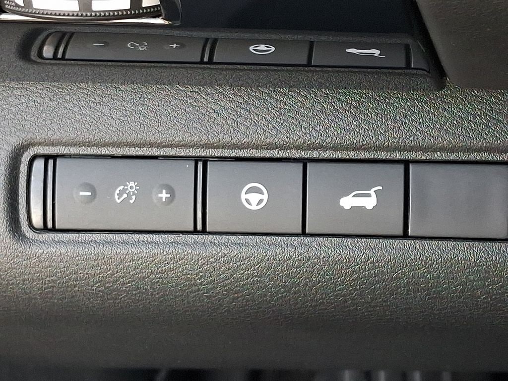 2023 Nissan Pathfinder SV - Photo 27