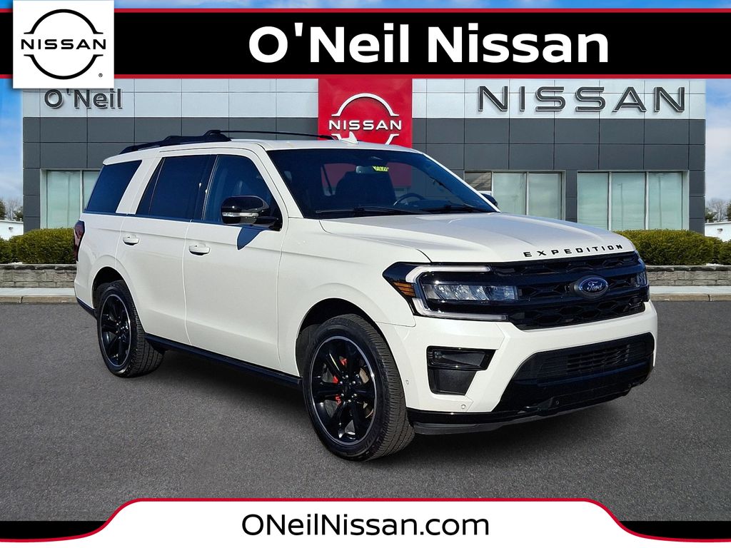 2022 Ford Expedition Limited's photo