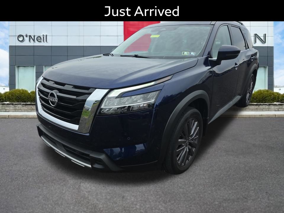 2023 Nissan Pathfinder SL 4WD's photo