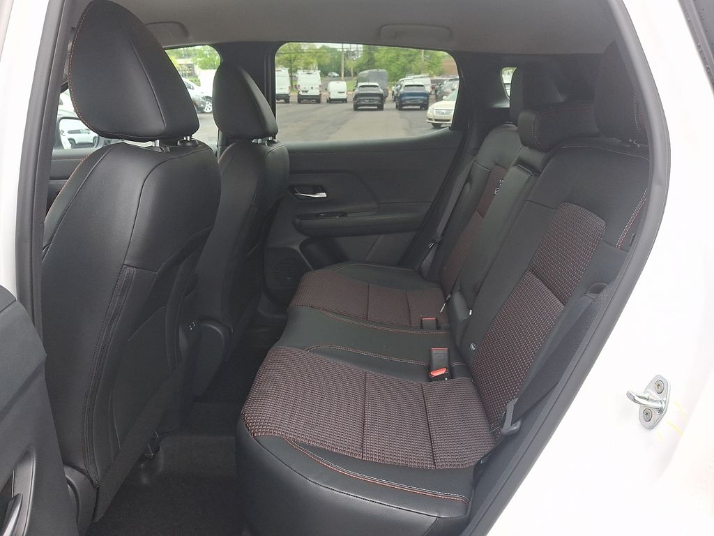 2026 Nissan KICKS SR AWD - Photo 6