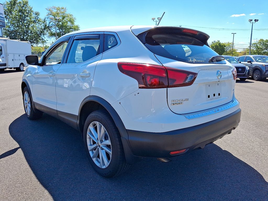 2017 Nissan Rogue Sport S photo 4