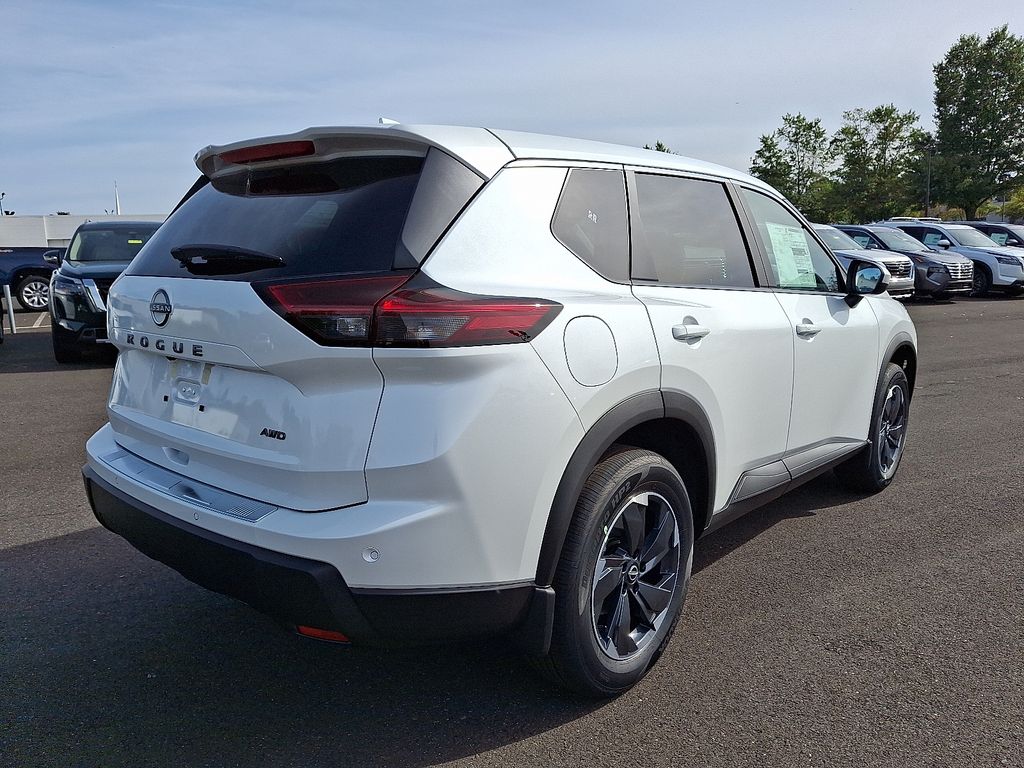 2026 Nissan Rogue SV photo 4