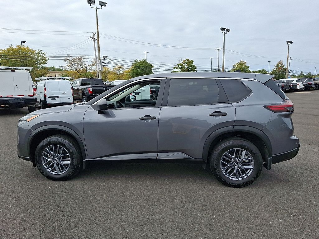 2024 Nissan Rogue S photo 3