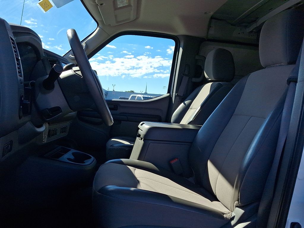 2021 Nissan NV Cargo SV - Photo 13