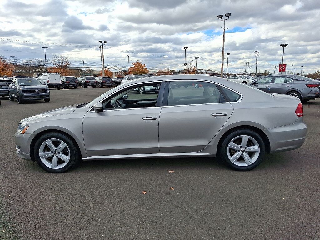 Used 2012 Volkswagen Passat 2.5L SE Sedan