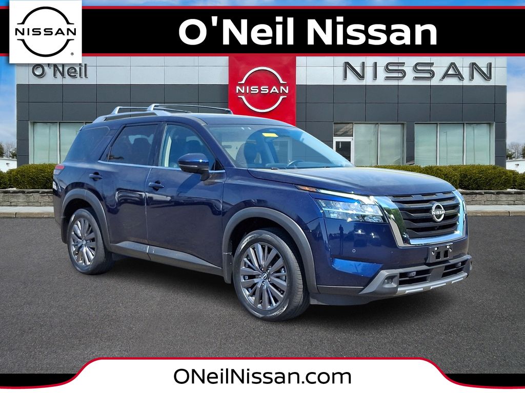 2023 Nissan Pathfinder SL 4WD's photo