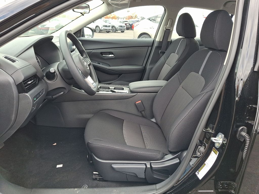 2025 Nissan Sentra SV - Photo 10