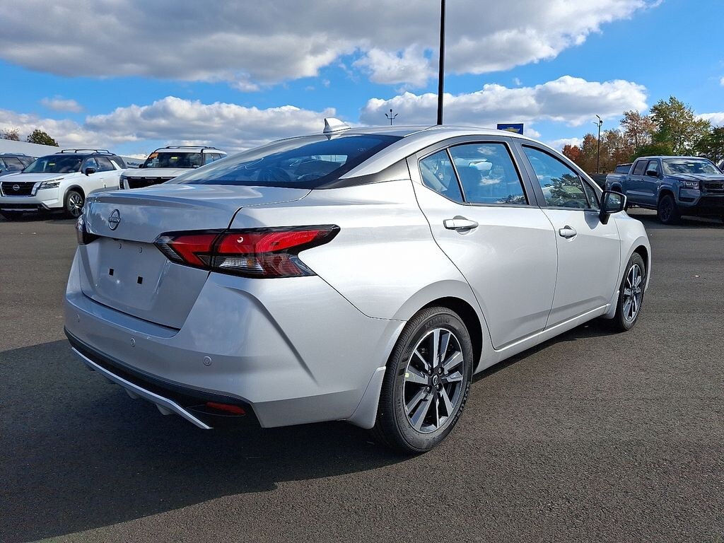 New 2025 Nissan Versa 1.6 SV Sedan